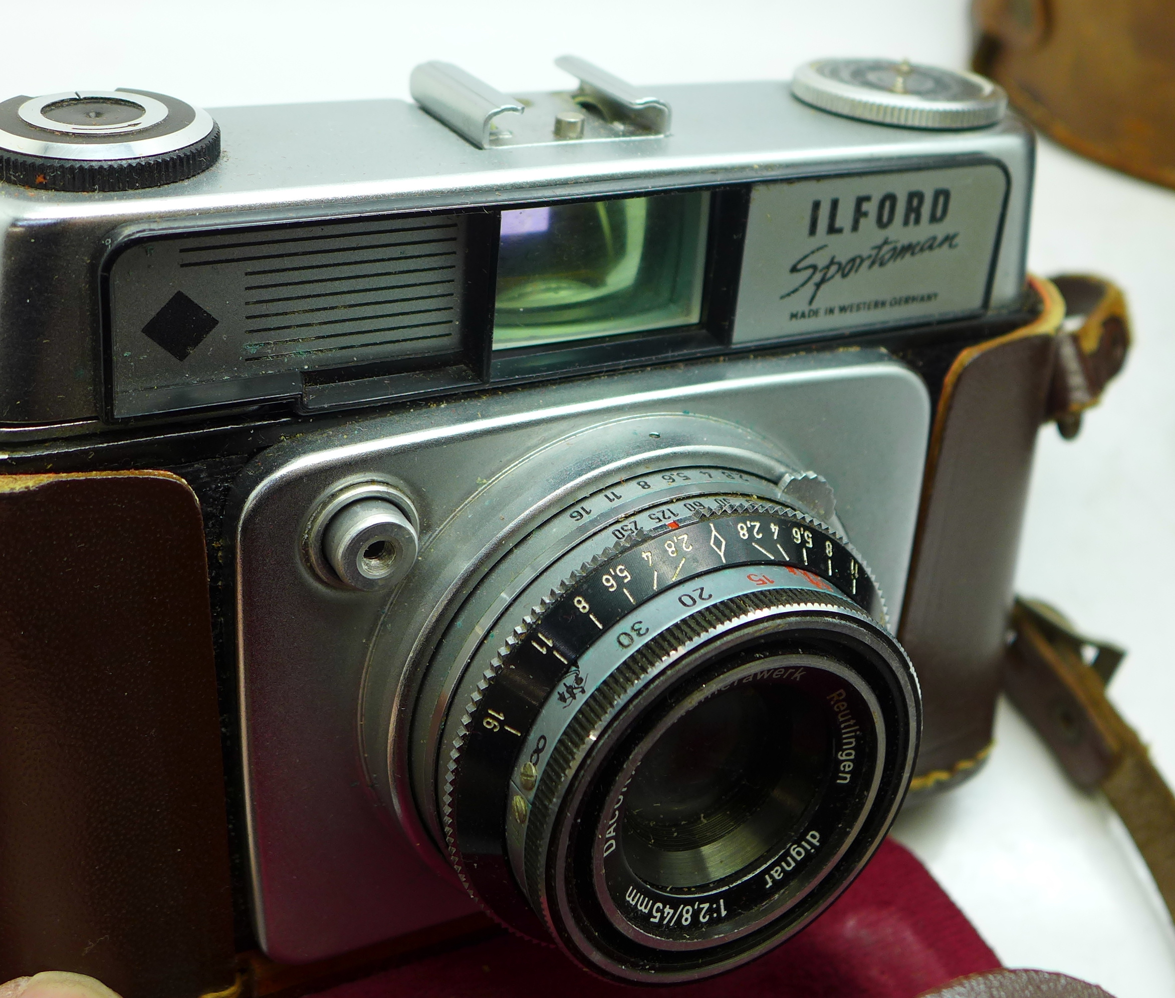 A pair of military issue binoculars, Hunsicker & Alexis, Paris, and an Ilford Sportsman camera - Image 2 of 5