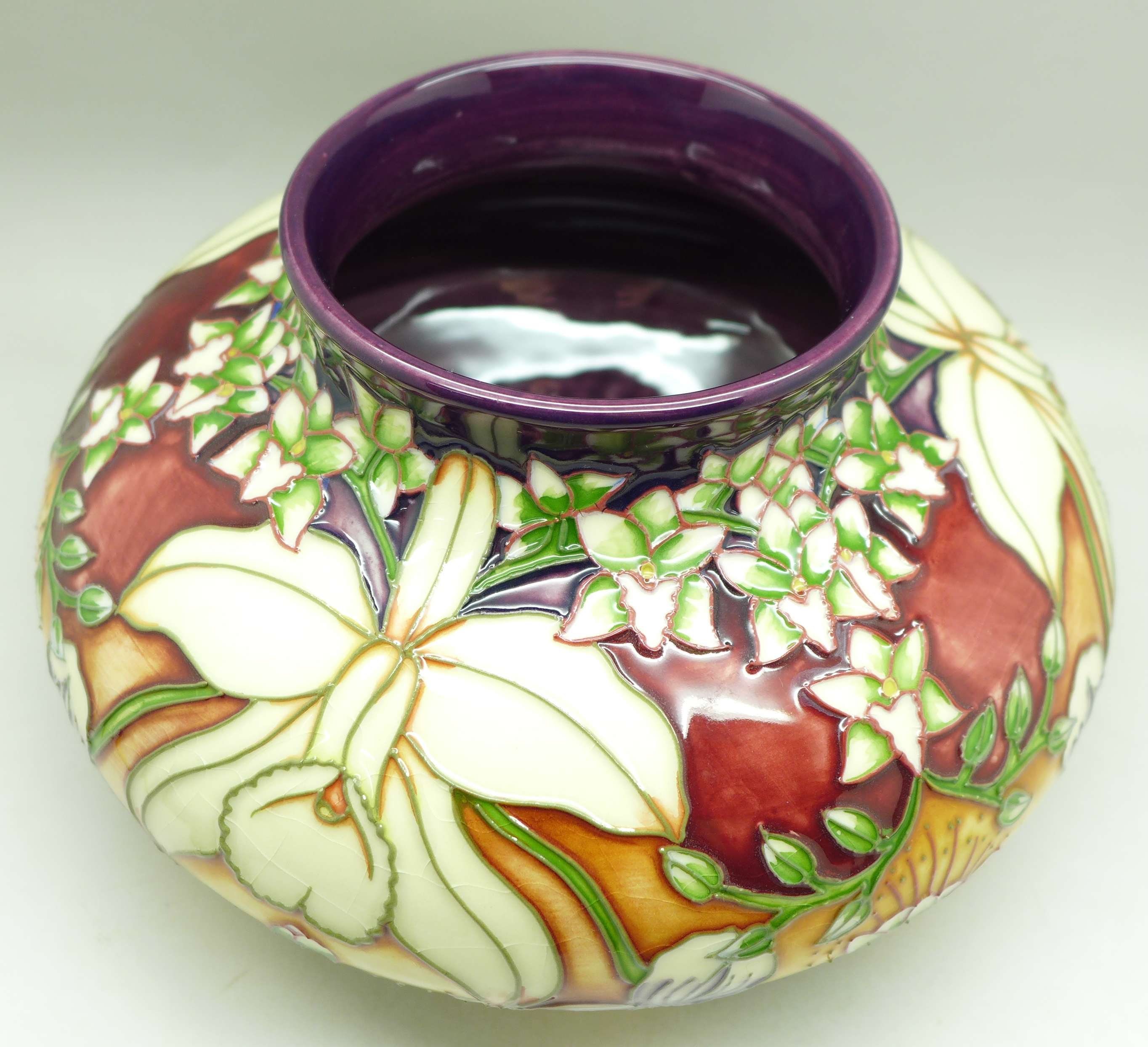 A Moorcroft vase, Queens Bouquet, limited edition, Collectors Club 2002, 36/50, 11cm, with box - Image 3 of 6