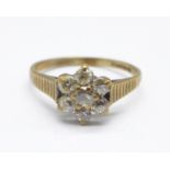 A 9ct gold cluster ring, 1.3g, J