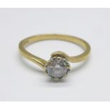 A 9ct gold solitaire ring, 2g, O