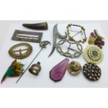 Vintage jewellery and buckles