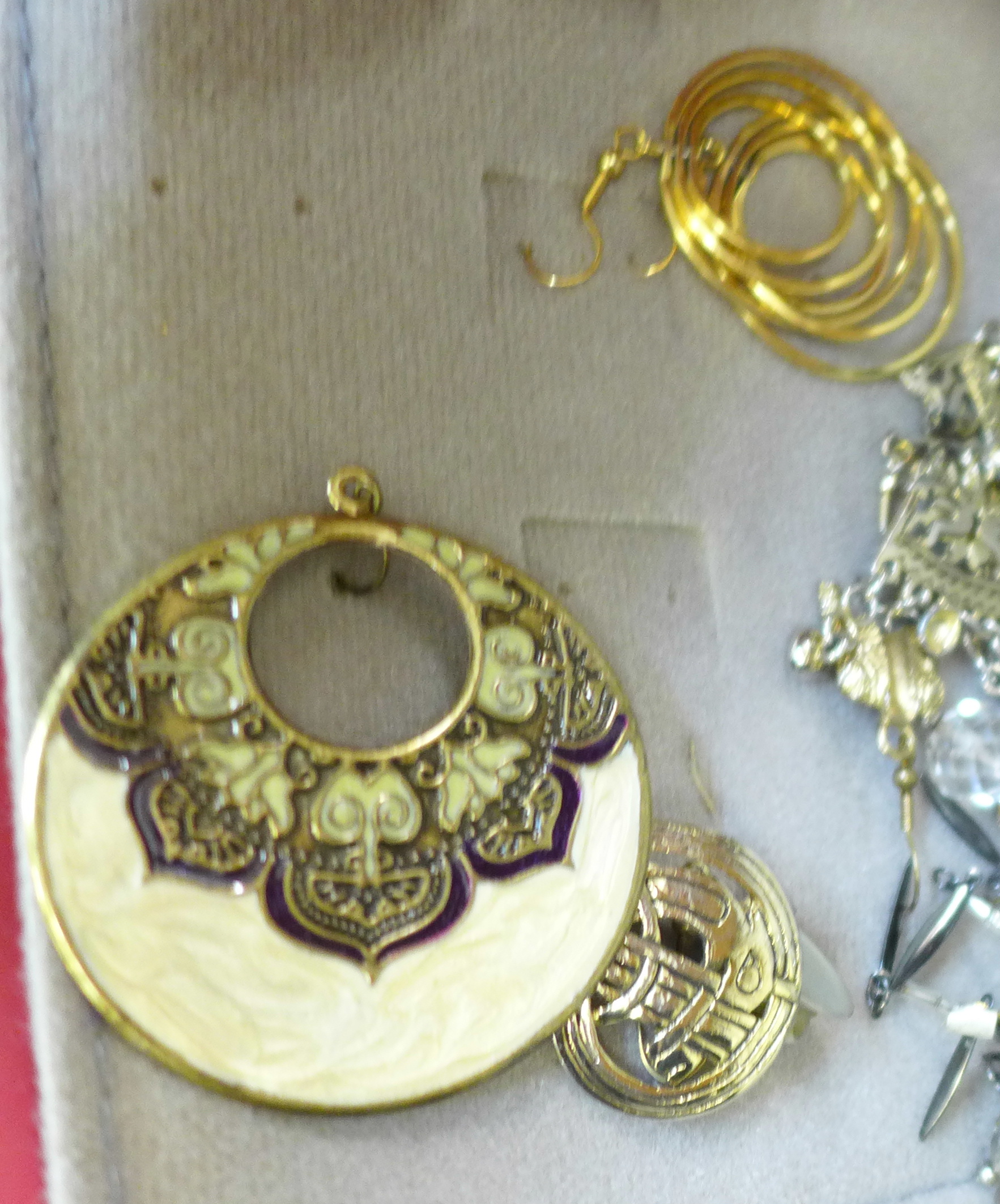 Vintage and modern costume jewellery - Image 7 of 8