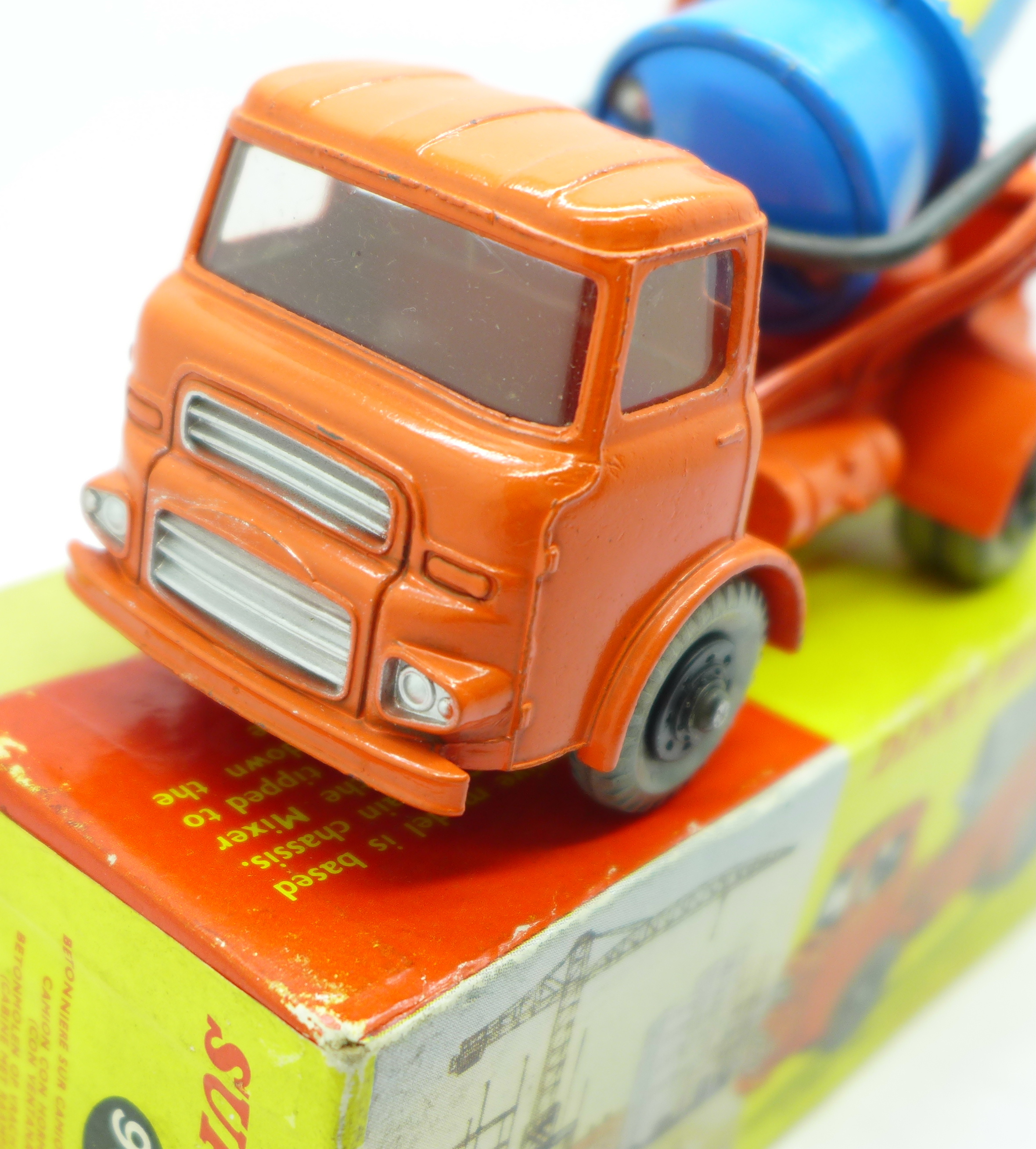 A Dinky Supertoys Lorry mounted Concrete Mixer, 960, boxed - Image 5 of 9