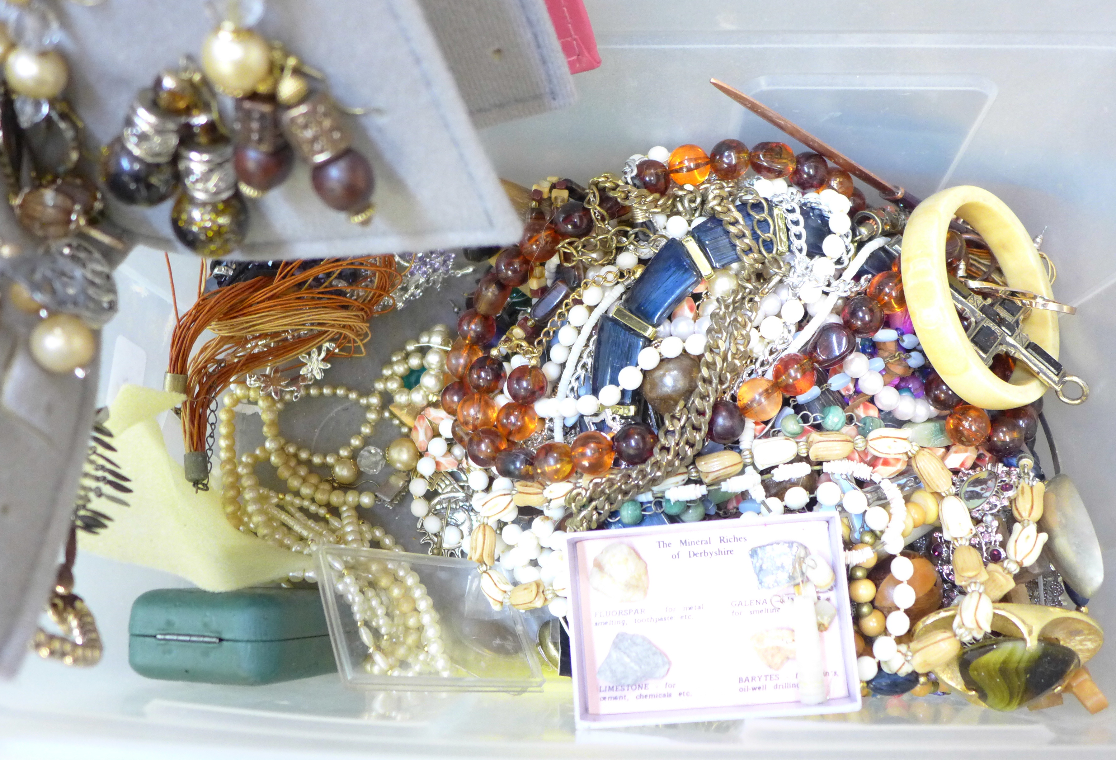 Vintage and modern costume jewellery - Image 2 of 8