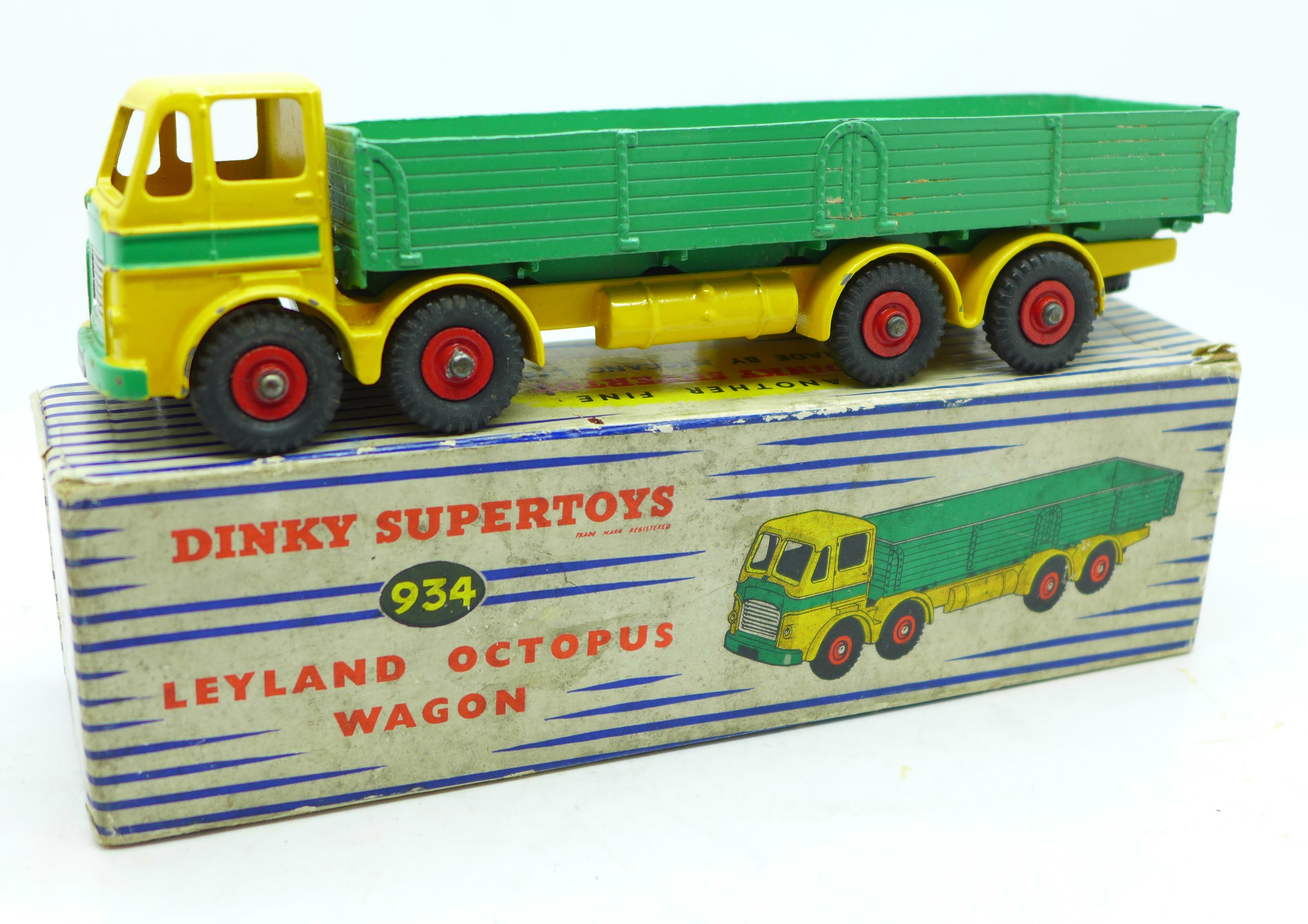 A Dinky Supertoys Leyland Octopus Wagon, 934, boxed - Image 3 of 9