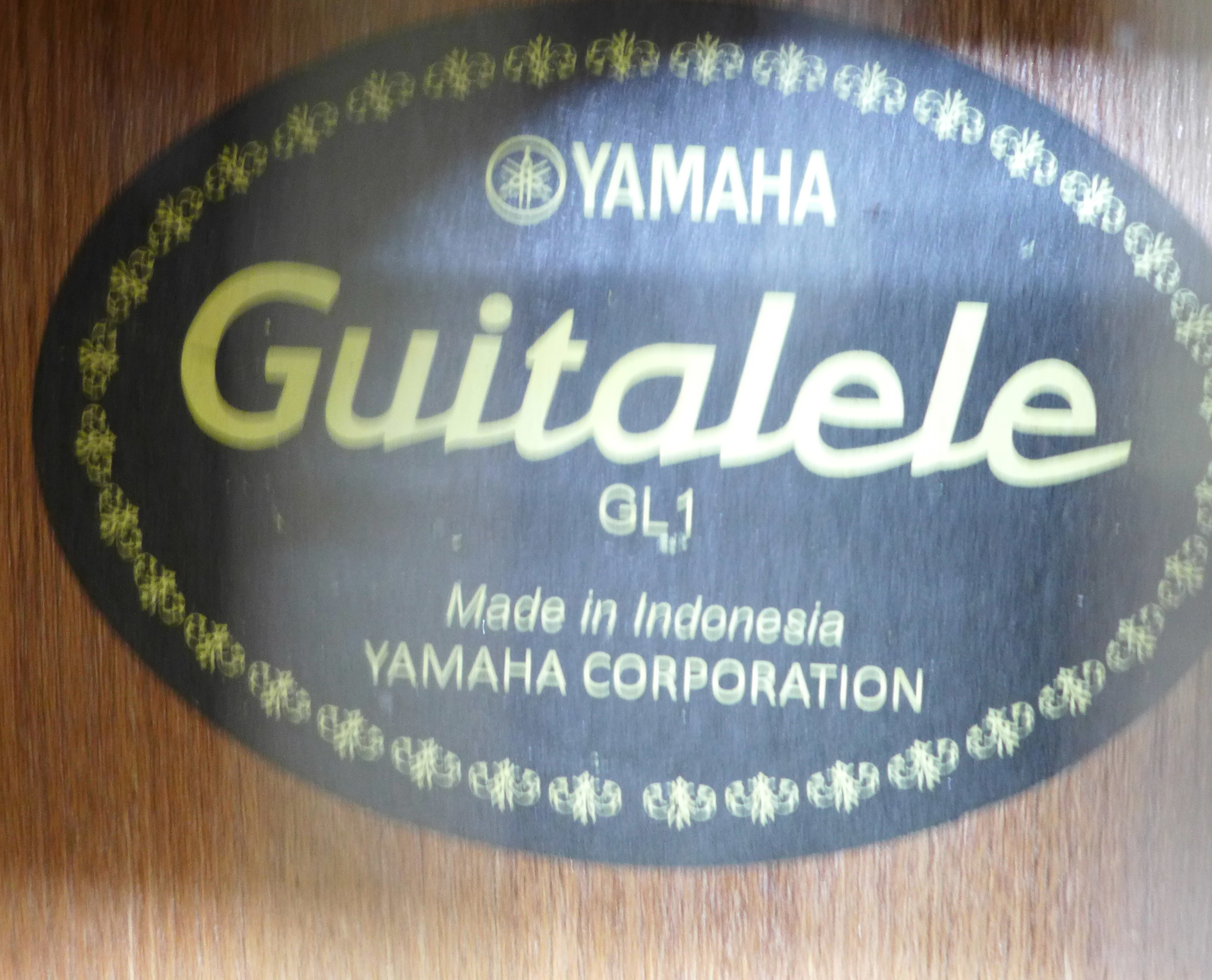 A Yamaha guitalele - Image 2 of 4