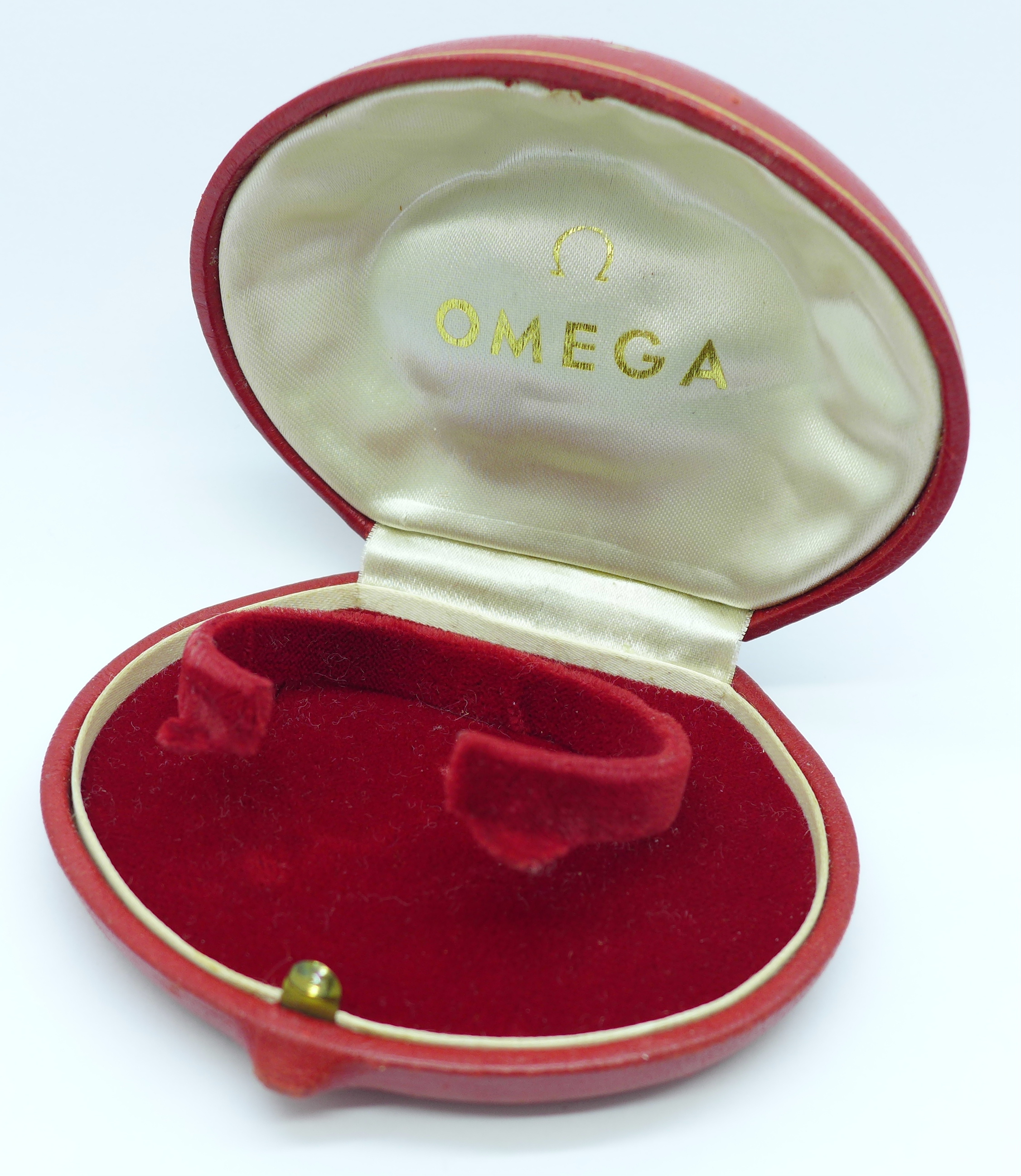 A lady's Omega clam shell wristwatch box - Image 2 of 4