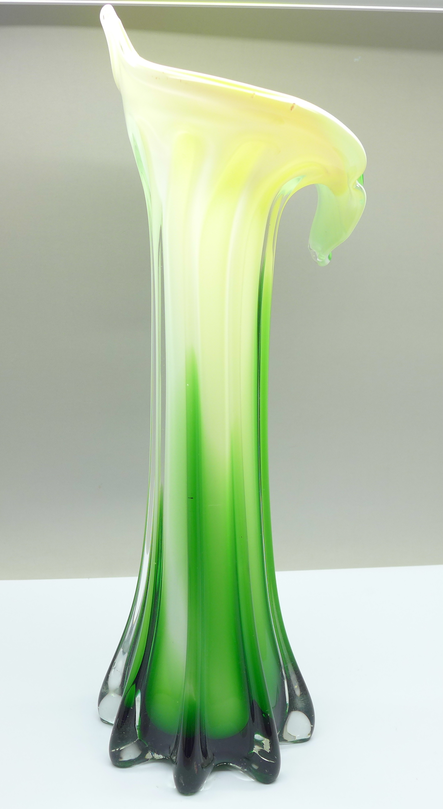 A coloured studio glass vase, 28cm - Image 3 of 4