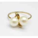 A 9ct gold and pearl ring, 1.6g, P