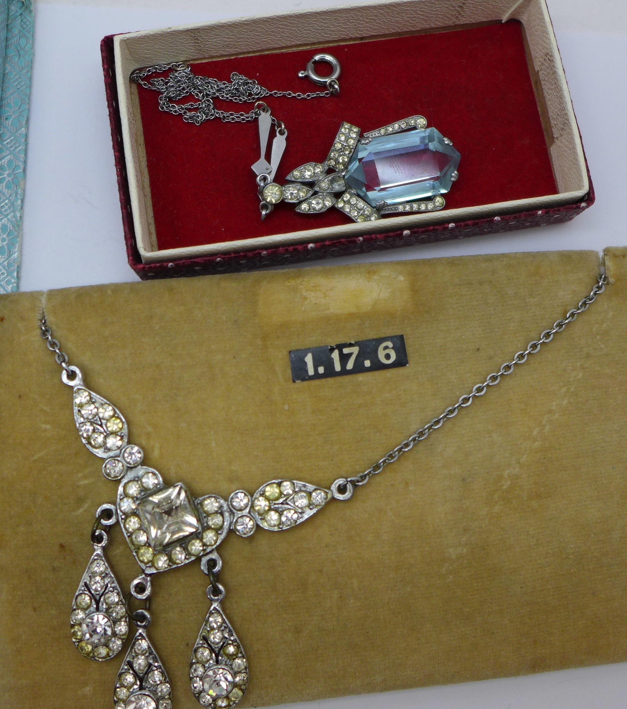 A collection of vintage necklaces - Image 3 of 3