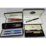 Assorted pen sets including Autograph with 22ct gold plated nibs