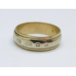 A 9ct gold ring, year 2000, 4.5g, M