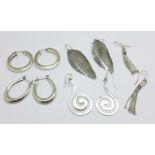 Five pairs of silver earrings, 27g