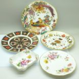 A Royal Crown Derby Imari 1128 plate, Olde Avesbury, Derby Posies and other plates (5)