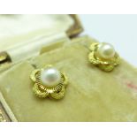 A pair of 18ct gold and pearl earrings, 1.6g