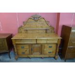 A Victorian Lincolnshire pine dresser, 149cms h, 145cms w, 56cms d