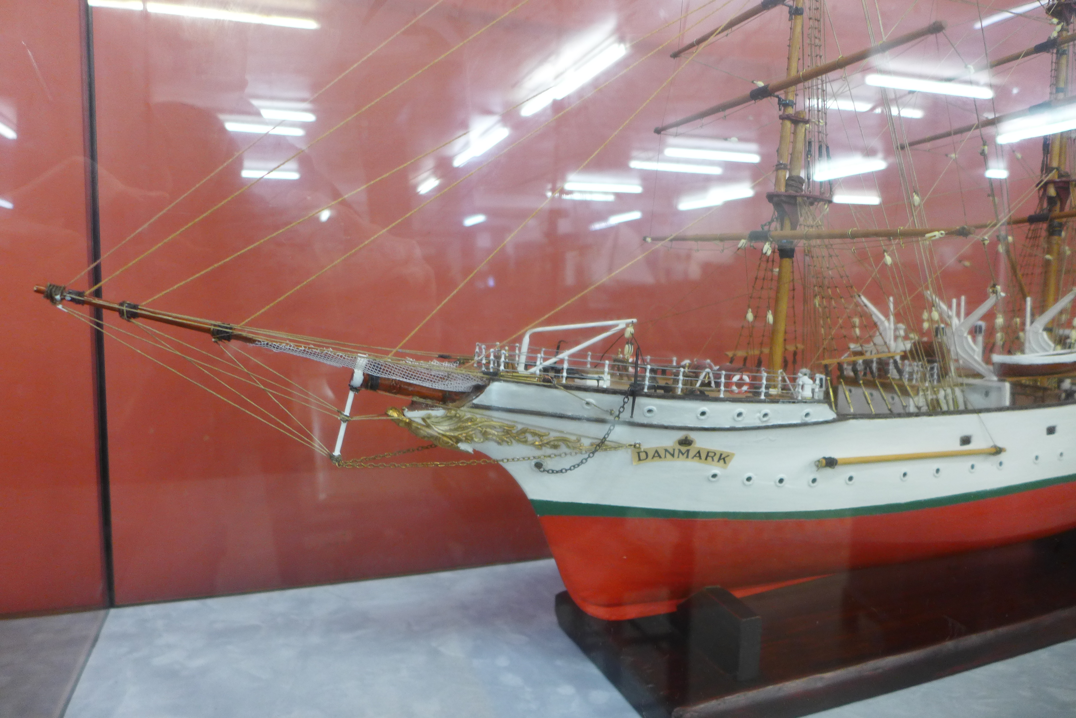 A Danmark model three mast ship, cased, 65cms h, 113cms w, 36cms d - Image 3 of 4