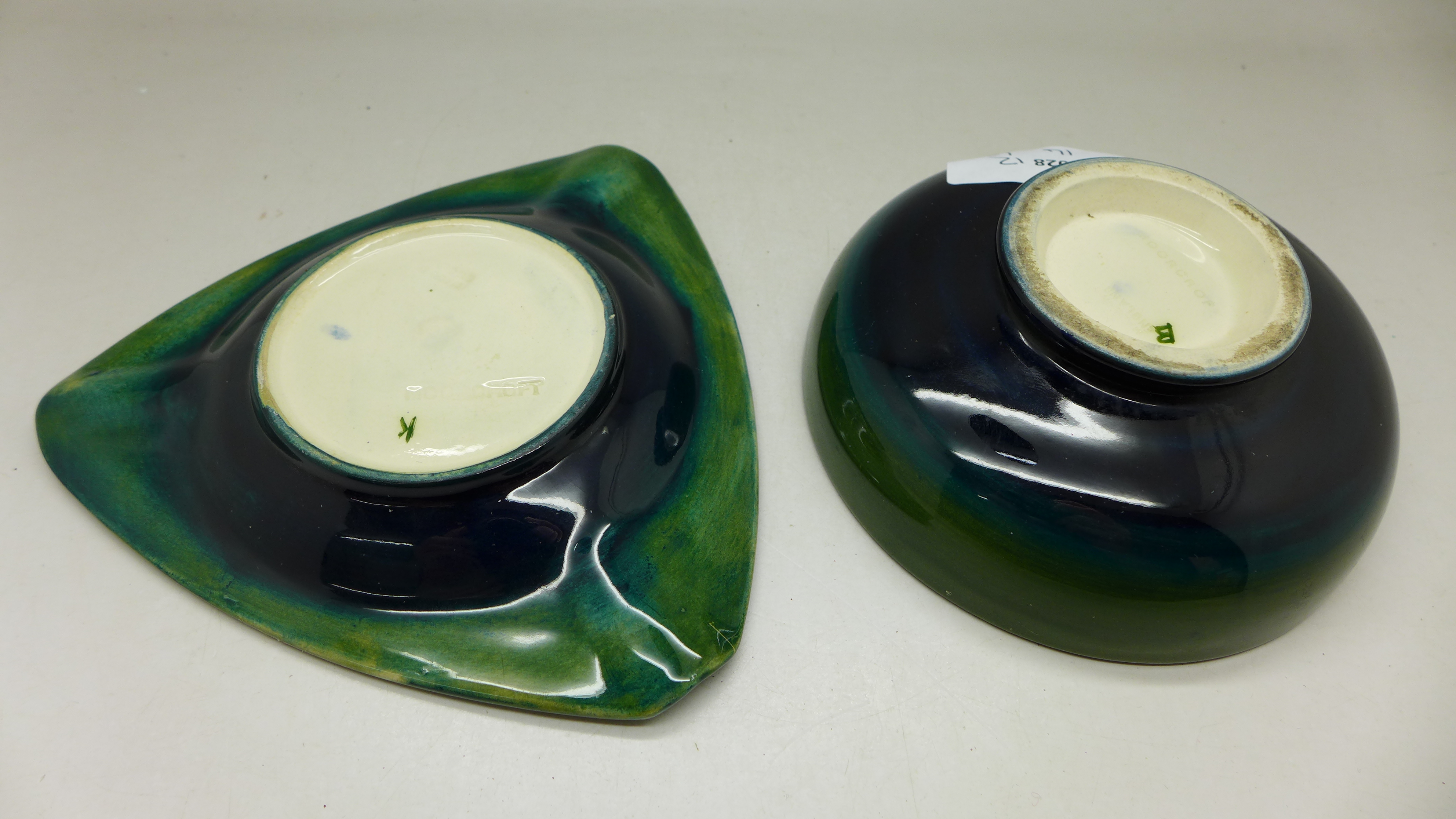 A Moorcroft dish and ashtray, green Hibiscus pattern, impressed marks to the base - Image 4 of 4