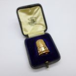 A Victorian 9ct gold thimble, Birmingham 1896, 4.8g