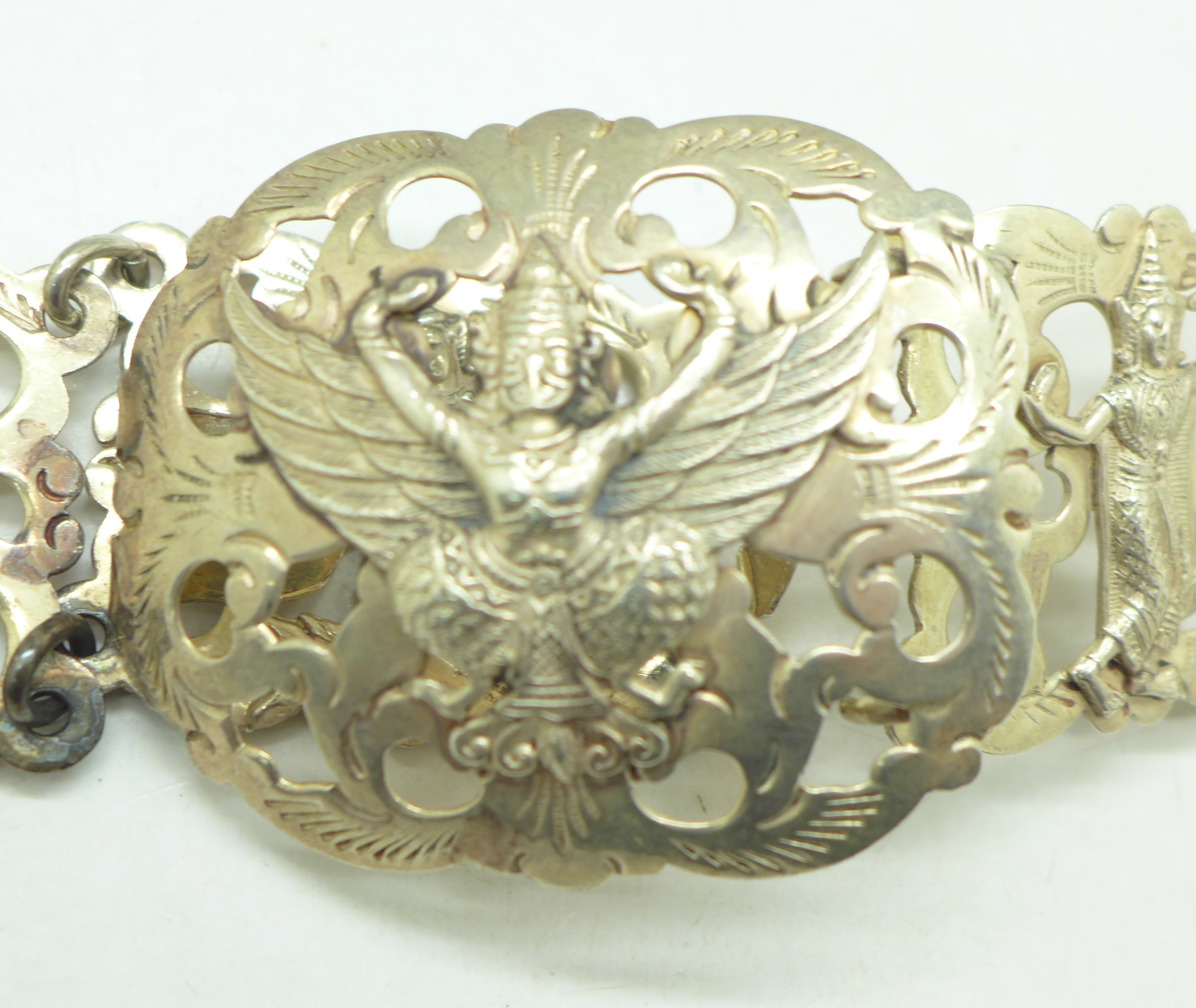 A Siam sterling silver belt, 193g, (fastening clip requires repair) - Image 3 of 8