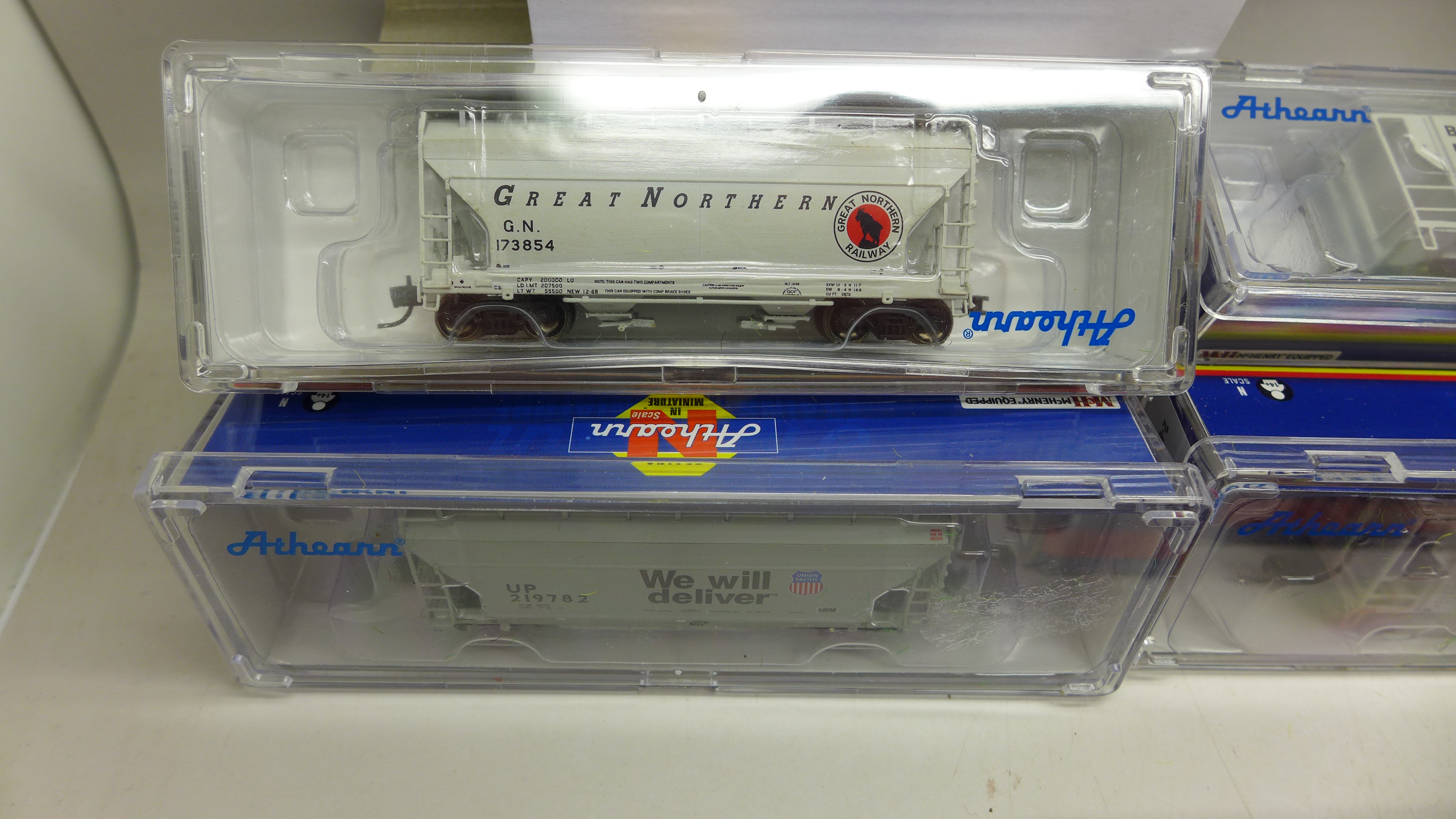 Seven N gauge Athearn railway wagons, boxed - Image 4 of 6