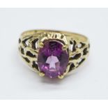 A 9ct gold amethyst ring, 2.8g, O