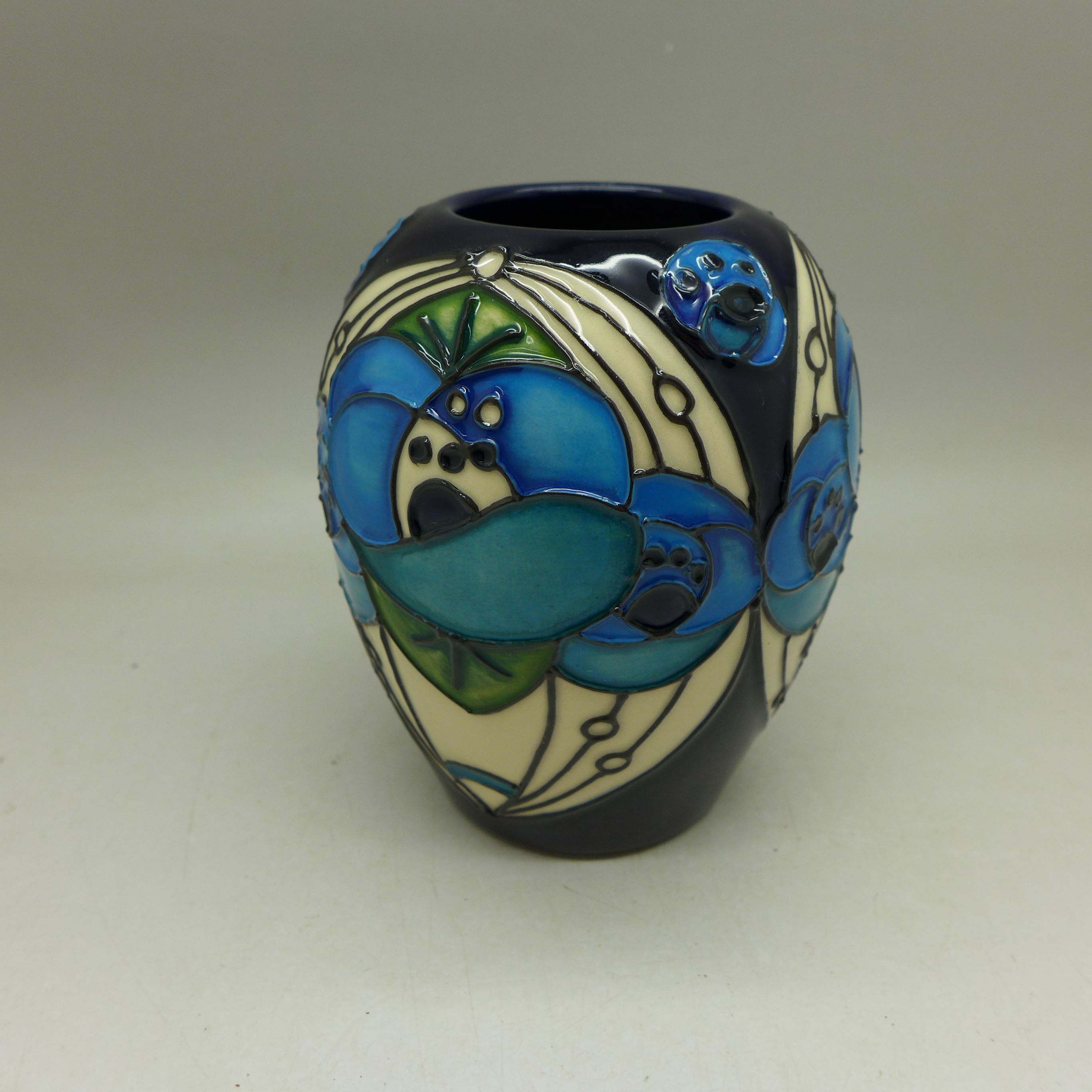 A Moorcroft Rennie Roseblue pattern vase, 9cm - Image 3 of 6