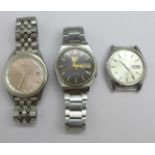 Three gentleman's Seiko automatic wristwatches, one lacking glass