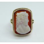 An 18ct gold, hardstone cameo ring, 6.8g, S, cameo 13mm x 19mm