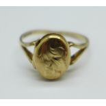 A 9ct gold poison ring, 1.7g, N