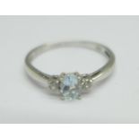 A 9ct white gold, aquamarine ring, 1.3g