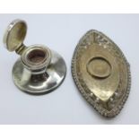 A silver capstan inkwell and a silver inkwell stand, weight of stand 30g