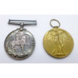 A pair of WWI medals to 2401 Pte. W.J. Pratt, Essex Yeomanry
