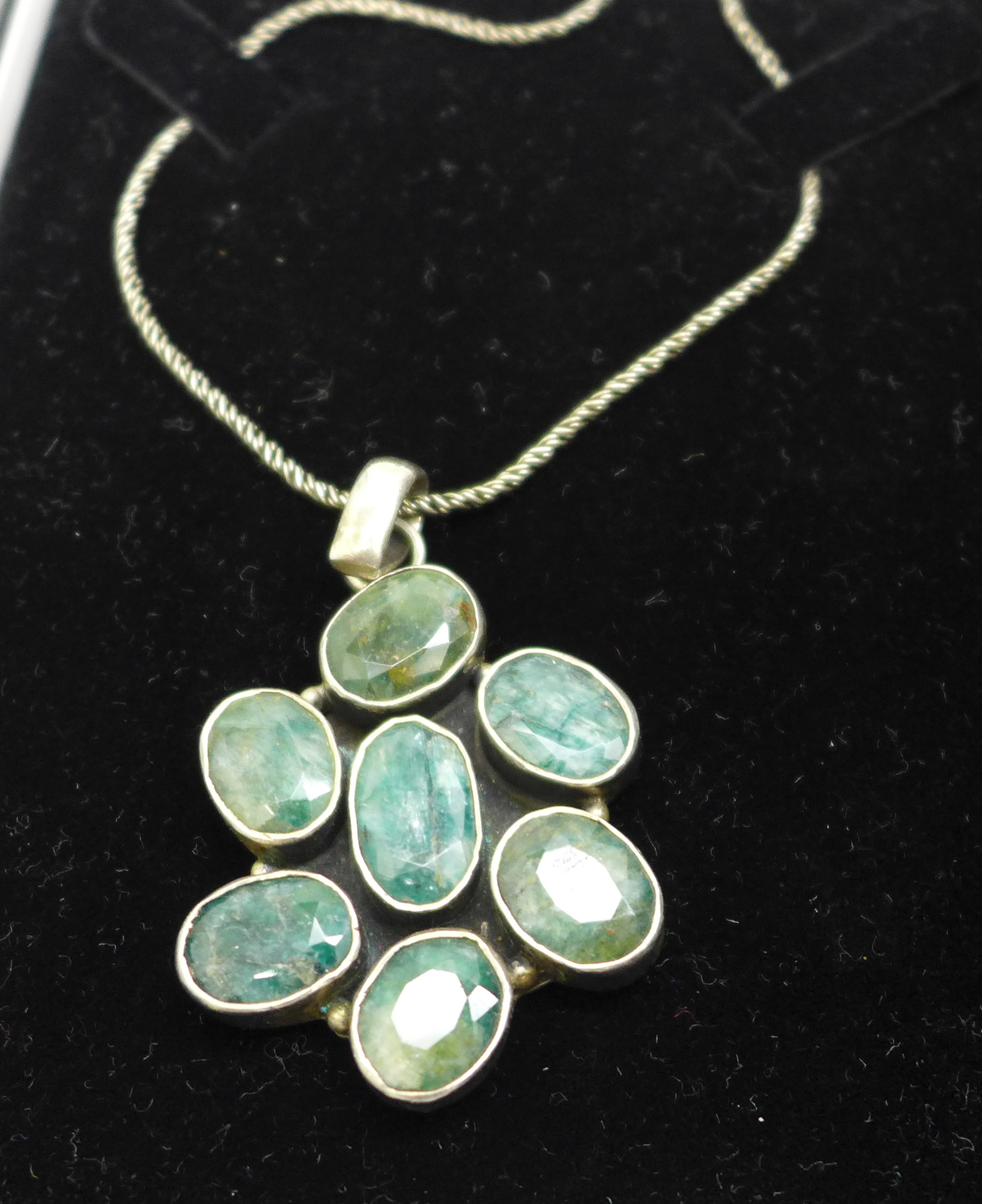 A collection of silver jewellery including abalone and green stones - Image 3 of 4