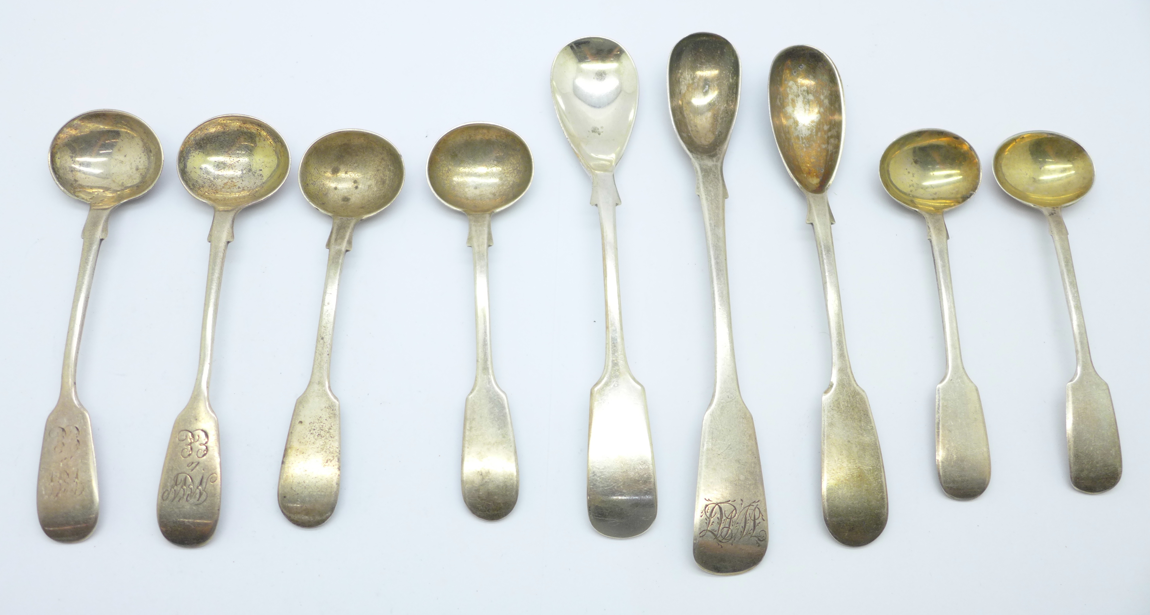 A collection of silver condiment spoons, 19th Century, 109g