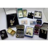 Assorted jewellery, boxed