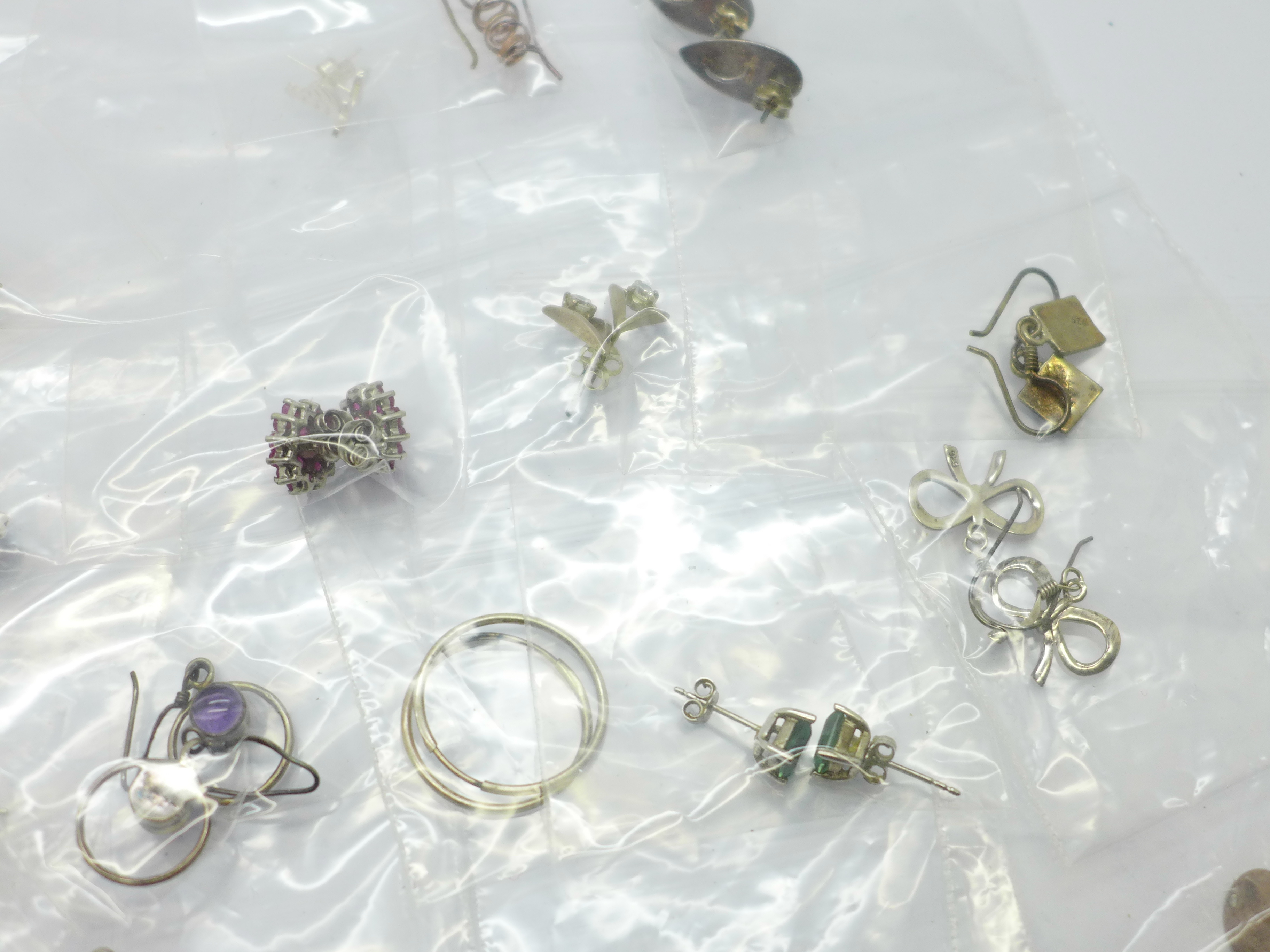 Twenty-five pairs of silver earrings - Image 2 of 4