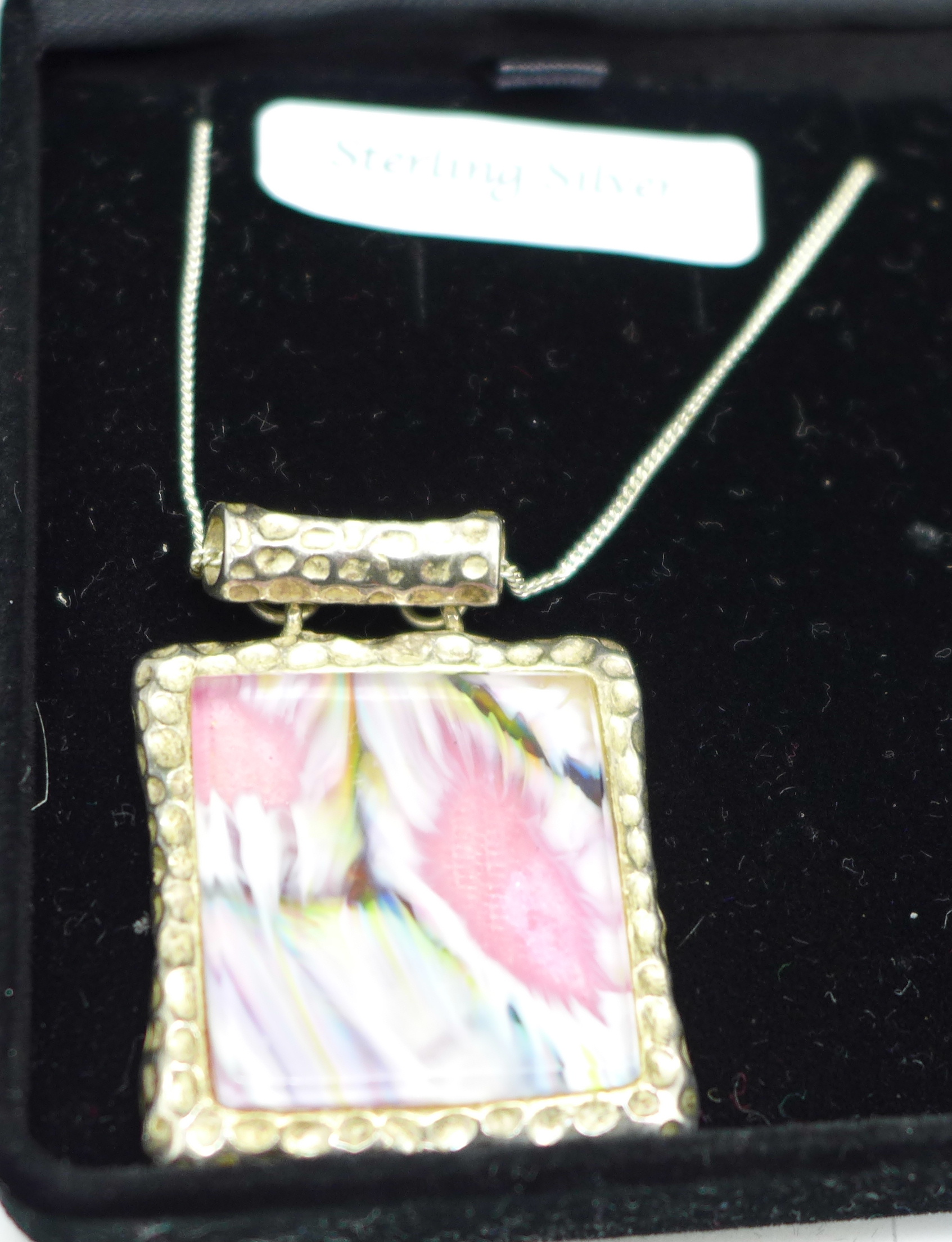 A collection of silver jewellery including mother of pearl, rose quartz and other pink stones - Image 3 of 5