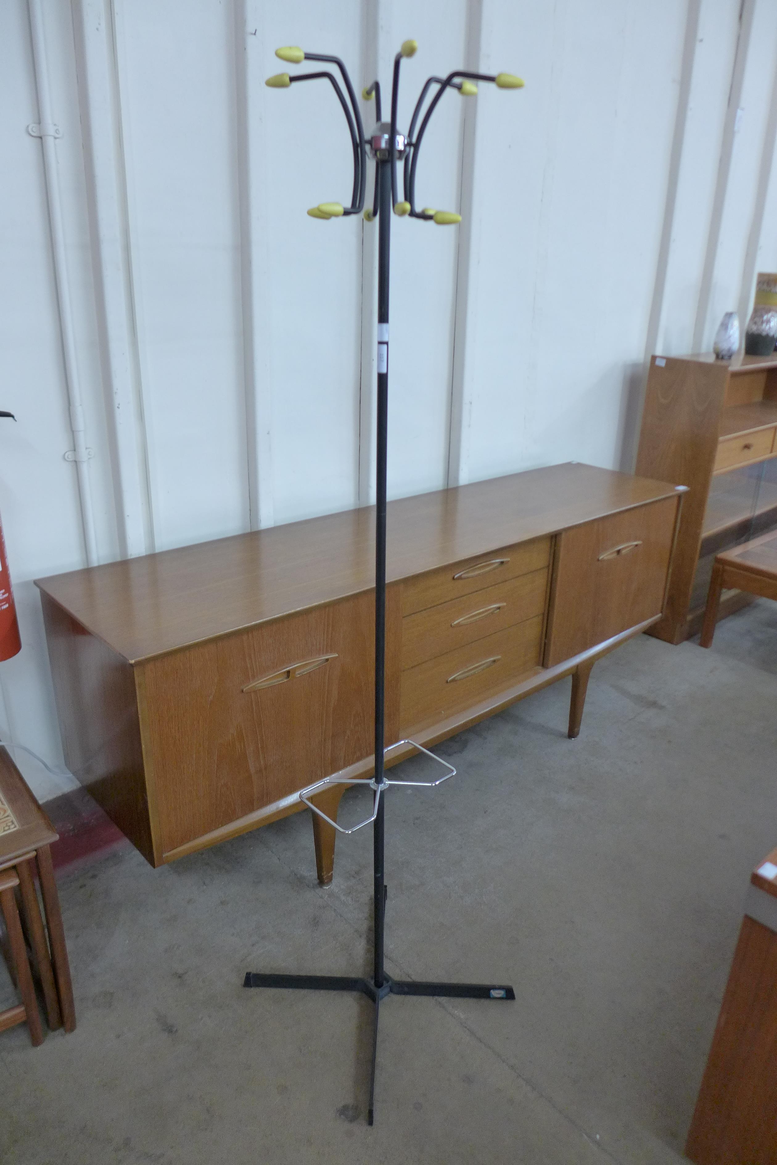 A metal atomic coatstand