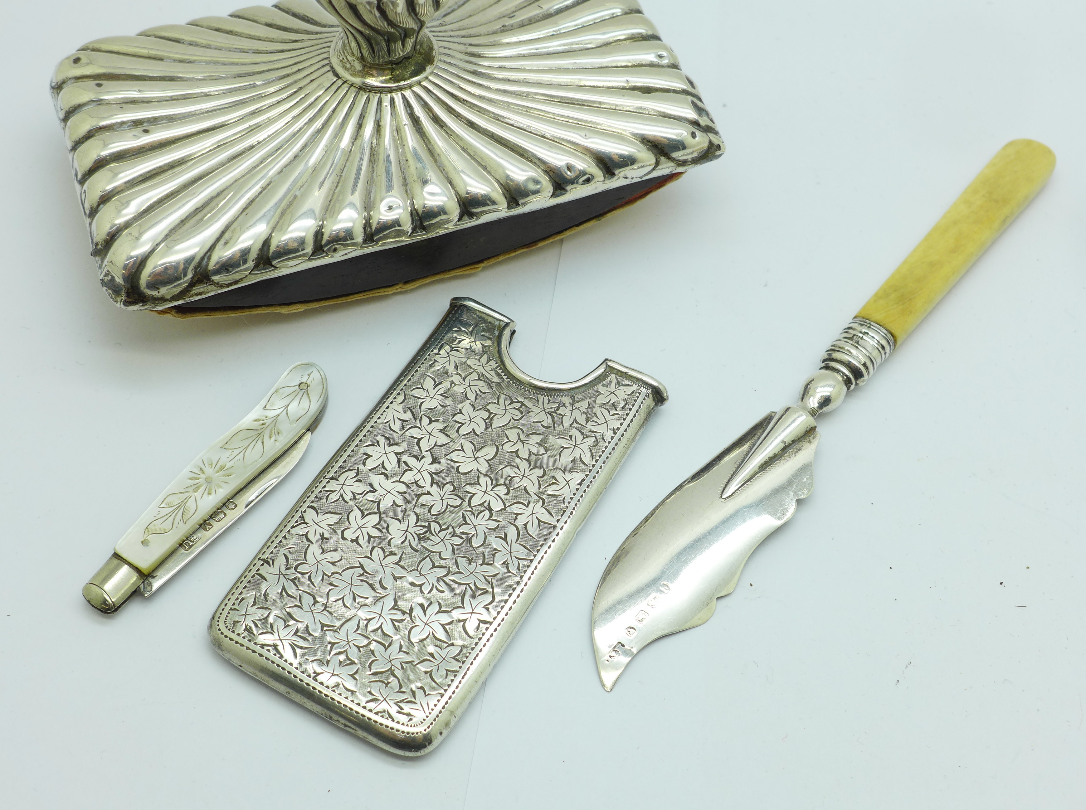 A silver card case, a silver butter knife, a silver and mother of pearl fruit knife and a - Image 3 of 14