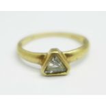 A 9ct gold ring, 1.8g, O