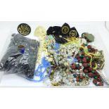 Vintage jewellery and black jet beads, etc., for repairs