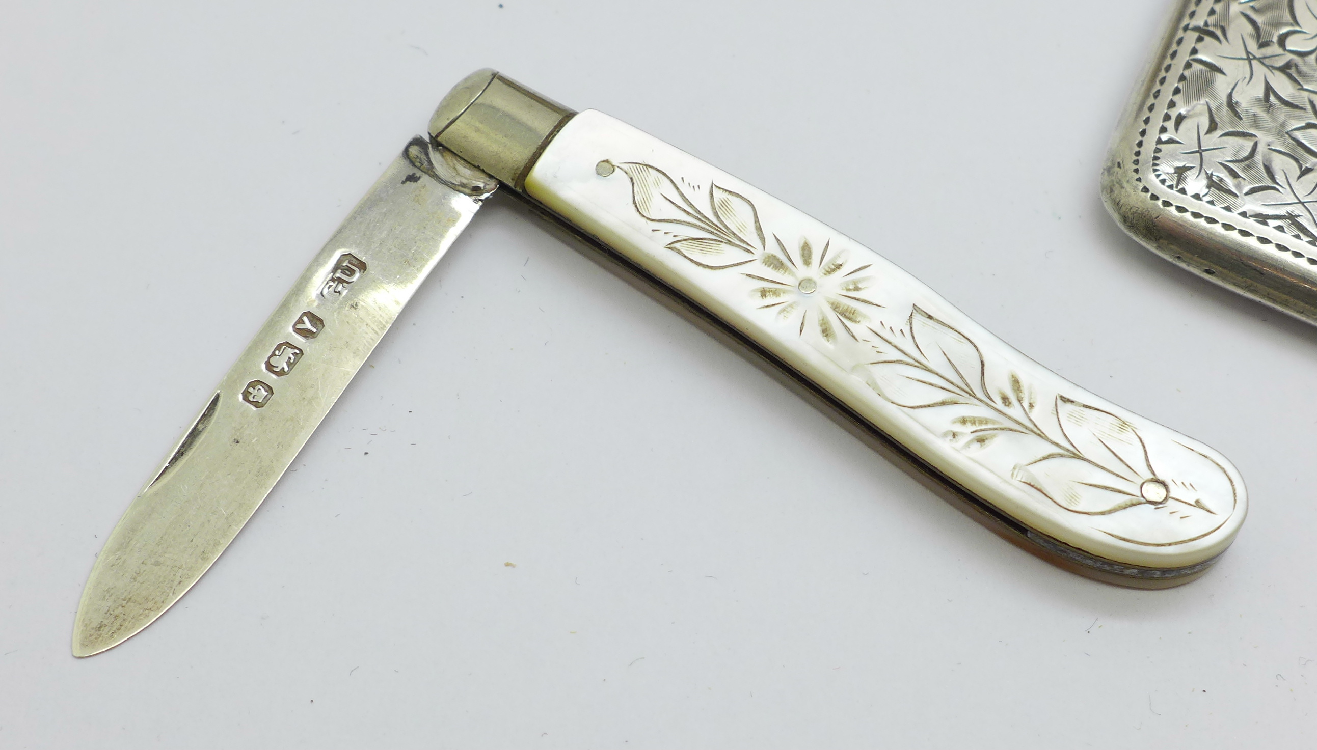 A silver card case, a silver butter knife, a silver and mother of pearl fruit knife and a - Image 6 of 14