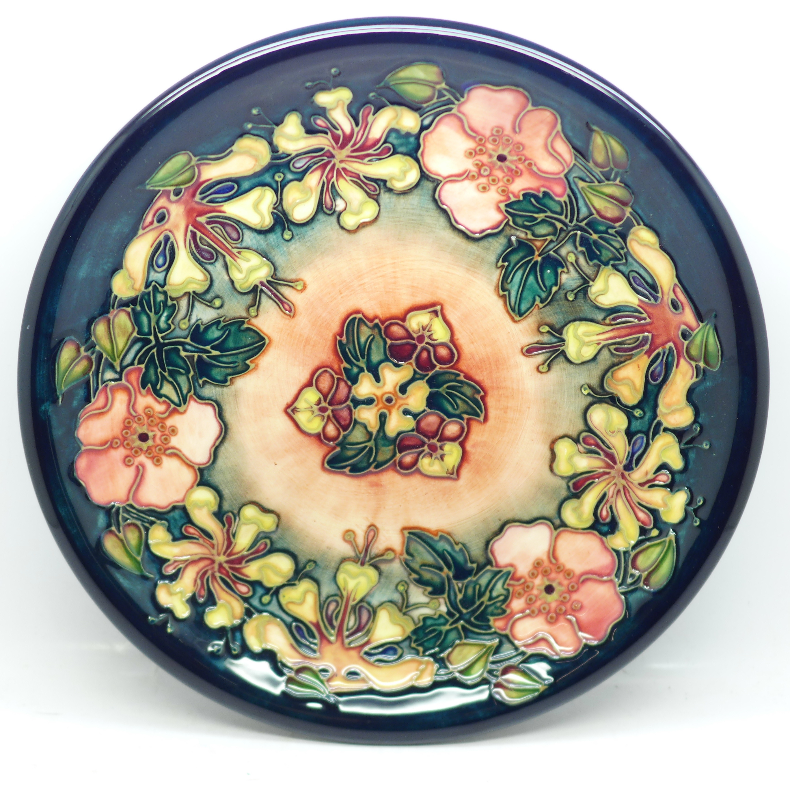 A Moorcroft Oberon plate, dated '93, 26cm, boxed - Image 2 of 5