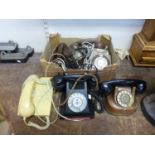 Assorted vintage Bakelite and other telephones
