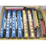 Tri-ang model rail including four blue Pullmans