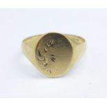 A 9ct gold signet ring, 2.6g, T