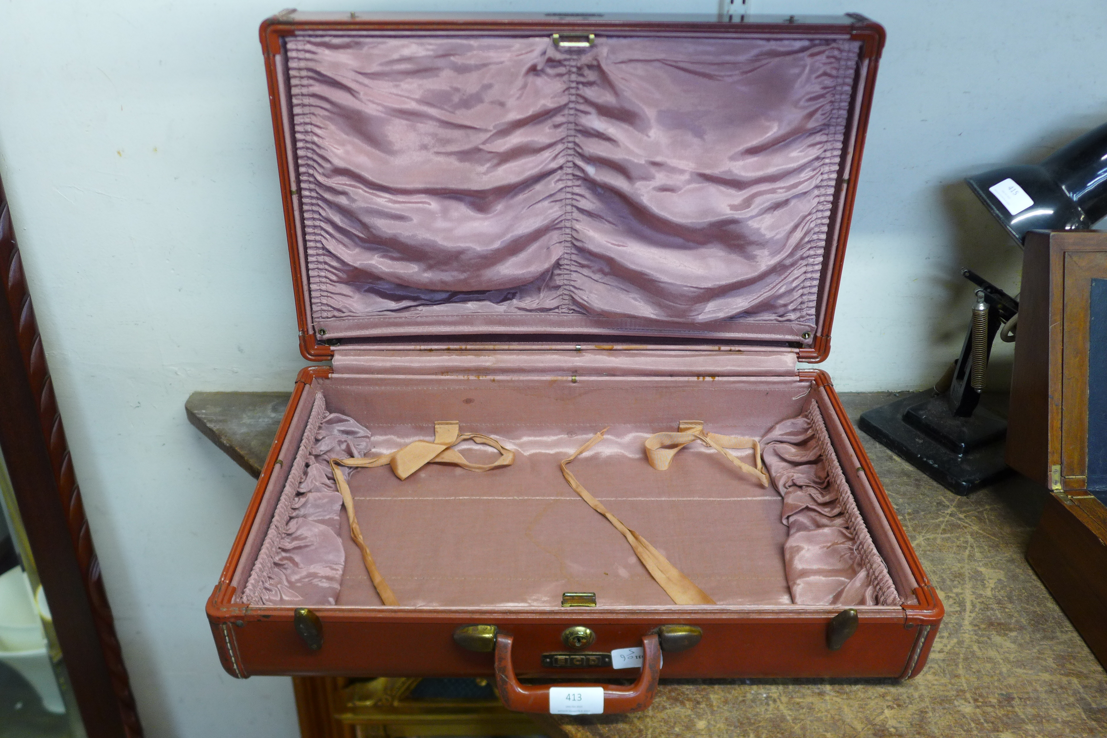 A Samsonite suitcase (no key) - Image 2 of 2