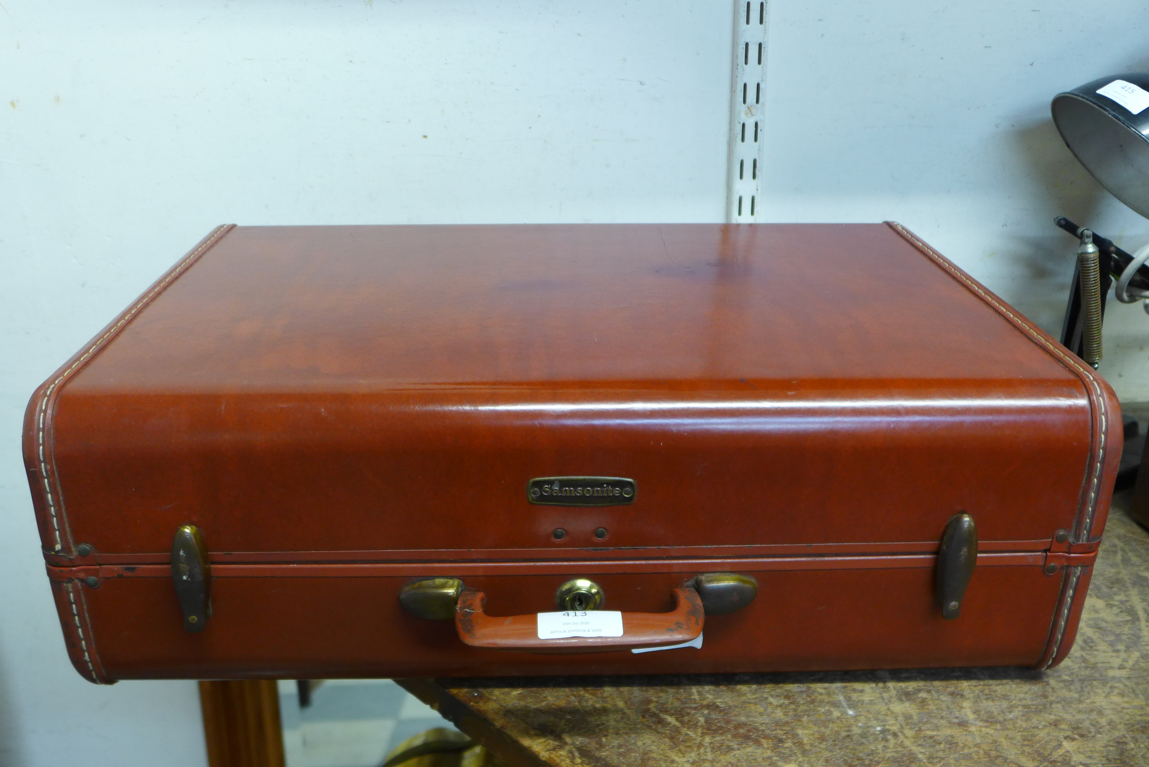 A Samsonite suitcase (no key)