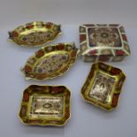 Two pairs of Royal Crown Derby 1128 pattern trinket dishes and a lidded box
